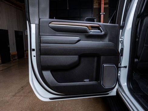 Used 2024 Chevrolet Silverado 3500 High Country w/ High Country Premium Package image 38