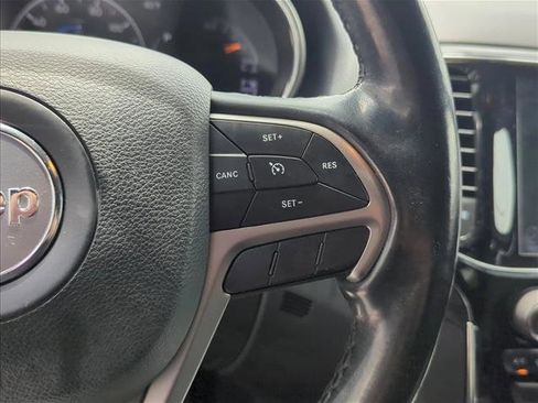 Used 2020 Jeep Grand Cherokee Altitude RWD image 17