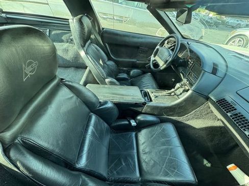 Used 1993 Chevrolet Corvette Coupe image 3