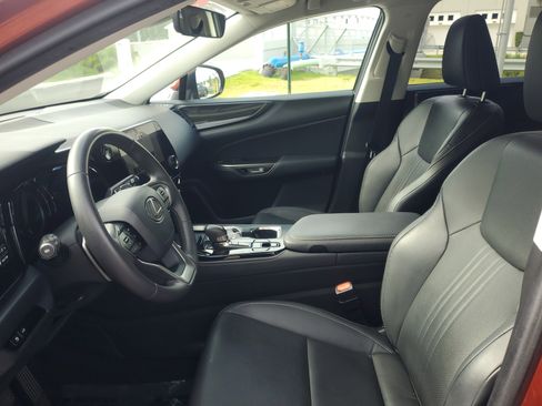 Used 2024 Lexus NX 250 FWD w/ Towing Package (2000 Lbs) image 15