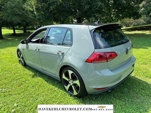Used 2017 Volkswagen Golf 4-Door FWD image 3