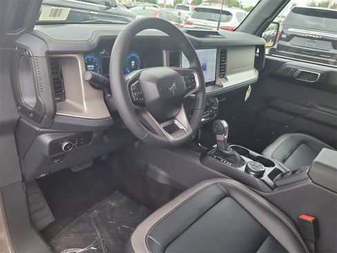 New 2025 Ford Bronco Outer Banks image 15