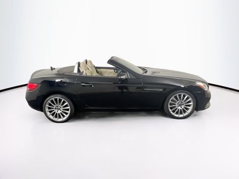 Used 2020 Mercedes-Benz SLC 300 image 4