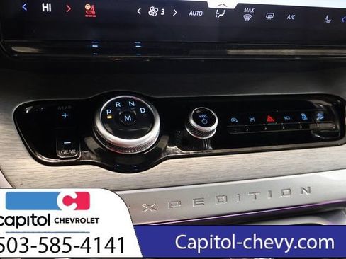 Used 2025 Ford Expedition Platinum w/ Driver's Package AWD/4WD image 23