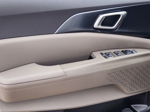 New 2026 Kia Carnival LXS image 6