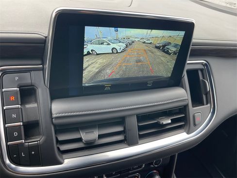 Used 2024 Chevrolet Suburban LT image 16
