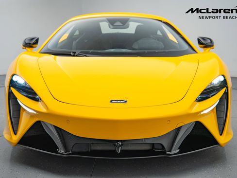 Used 2024 McLaren Artura image 10