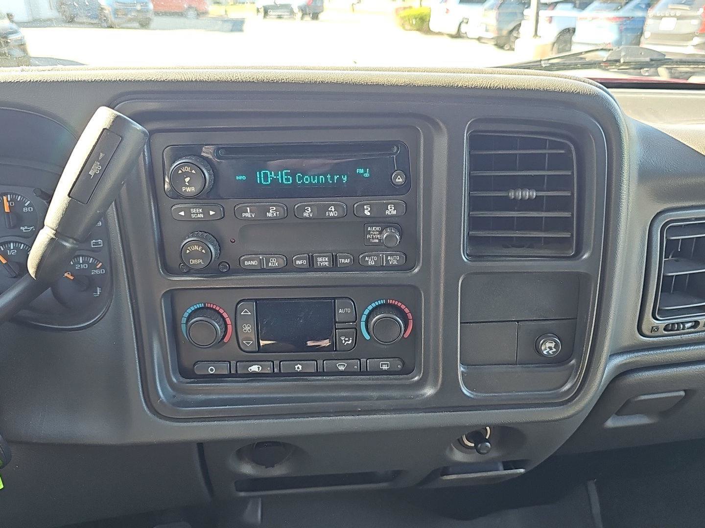 Used 2004 Chevrolet Avalanche Z66 w/ Preferred Equipment Group RWD image 13