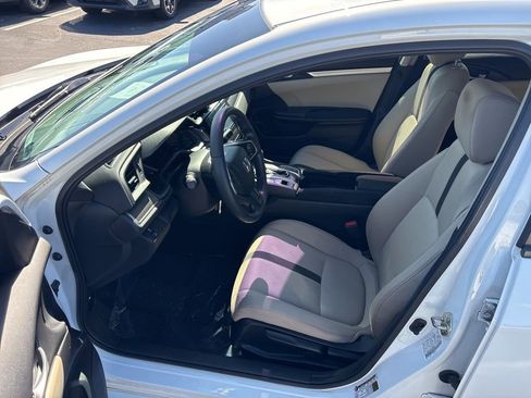 Used 2017 Honda Civic LX image 9