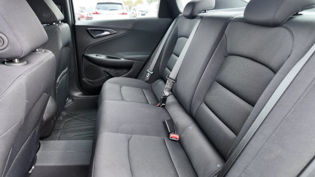 Used 2025 Chevrolet Malibu RS FWD image 12