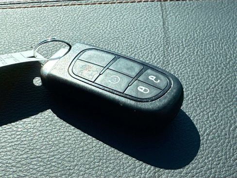 Used 2016 Jeep Cherokee Limited AWD/4WD image 30