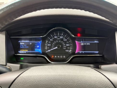 Used 2013 Lincoln MKS AWD image 30