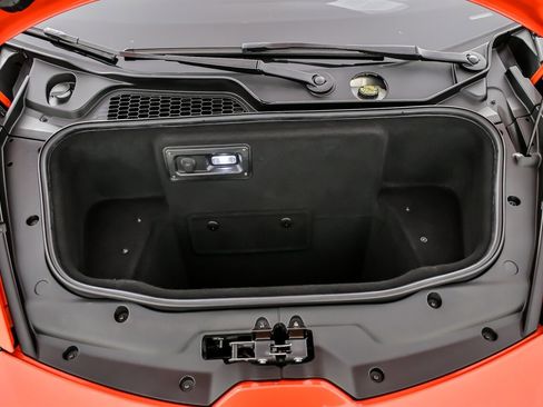 Used 2021 Lamborghini Huracan EVO image 18