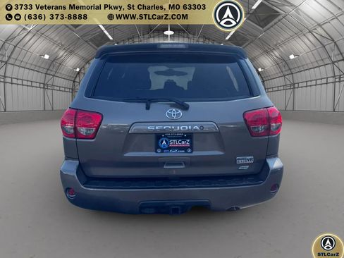 Used 2013 Toyota Sequoia SR5 AWD/4WD image 4