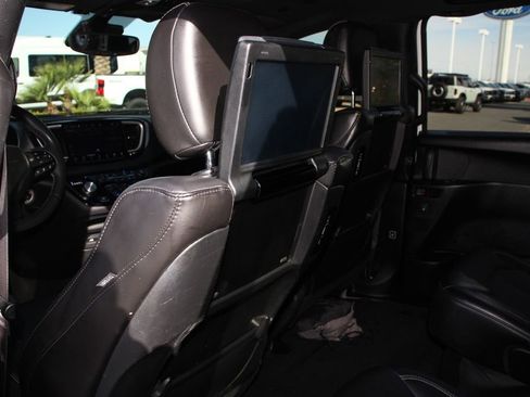 Used 2023 Chrysler Pacifica Touring-L w/ Uconnect Theater Family Group FWD image 20