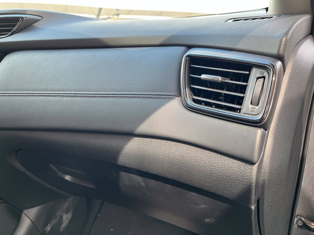 Used 2018 Nissan Rogue SL AWD/4WD image 30