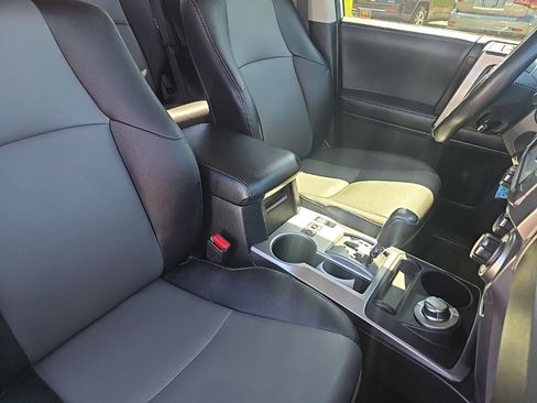 Used 2018 Toyota 4Runner SR5 Premium image 22