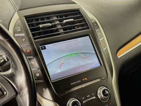 Used 2018 Lincoln MKC Reserve w/ Lincoln MKC Climate Package FWD image 14