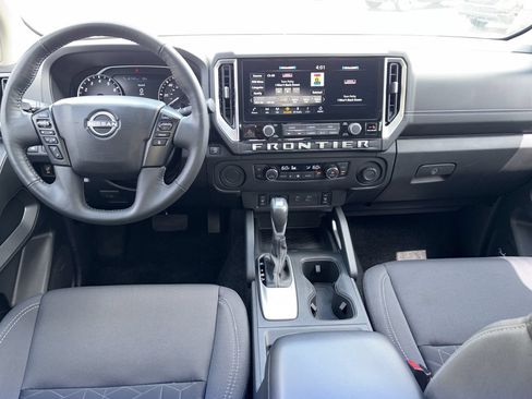 Certified 2025 Nissan Frontier SV w/ SV Convenience Package RWD image 28
