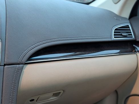 Used 2018 Lincoln MKT AWD image 16