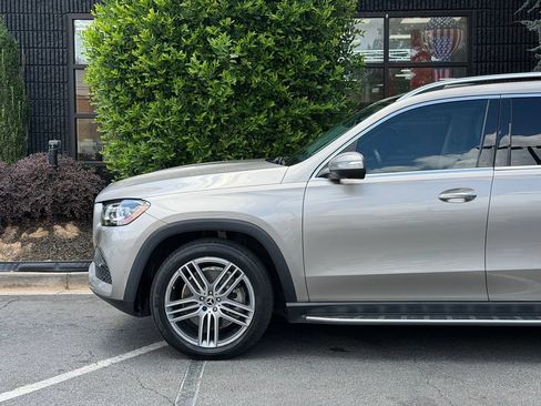 Used 2022 Mercedes-Benz GLS 450 4MATIC image 10