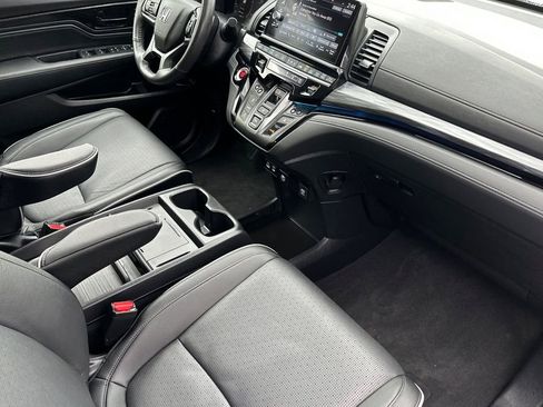 Used 2025 Honda Odyssey Elite image 14