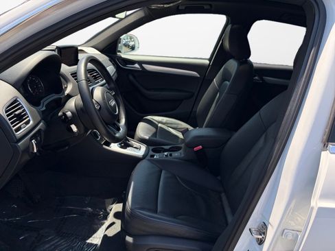 Used 2018 Audi Q3 2.0T Premium Plus w/ Premium Plus Package AWD/4WD image 9