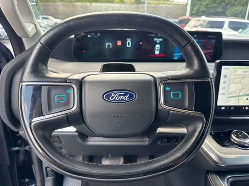 Used 2025 Ford Expedition Max Platinum AWD/4WD image 20
