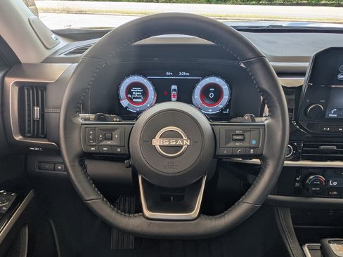 Used 2024 Nissan Pathfinder Platinum w/ Cargo Package image 25