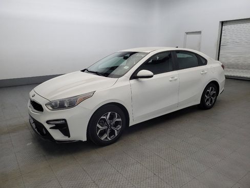Used 2020 Kia Forte LXS image 2