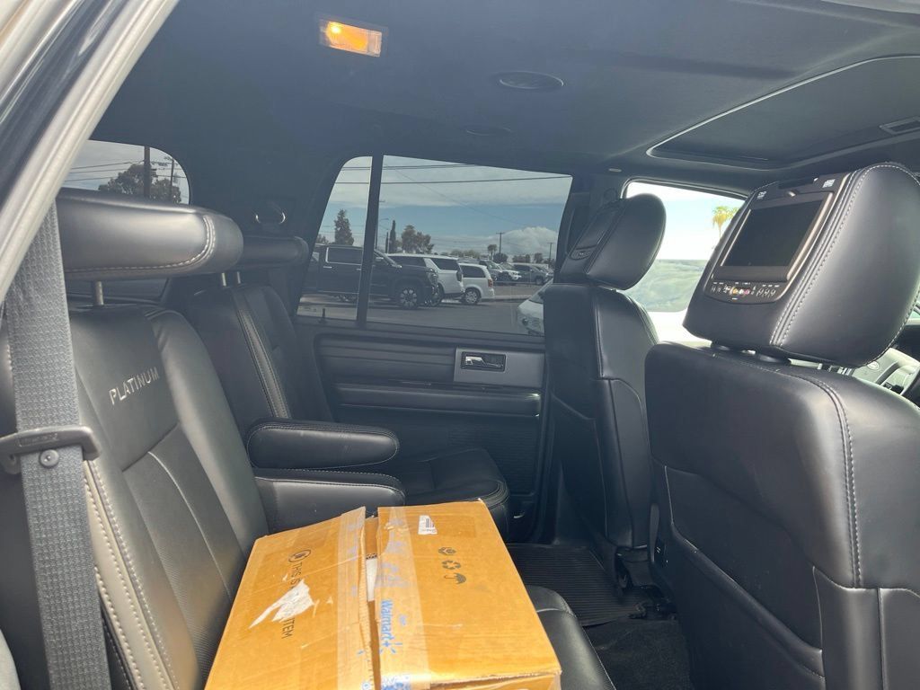 Used 2017 Ford Expedition Platinum AWD/4WD image 6