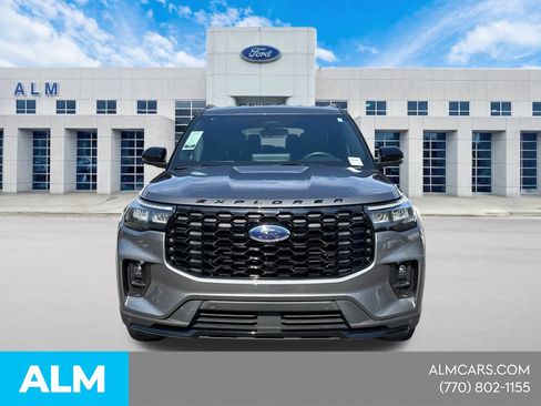 Used 2025 Ford Explorer ST-Line AWD/4WD image 2