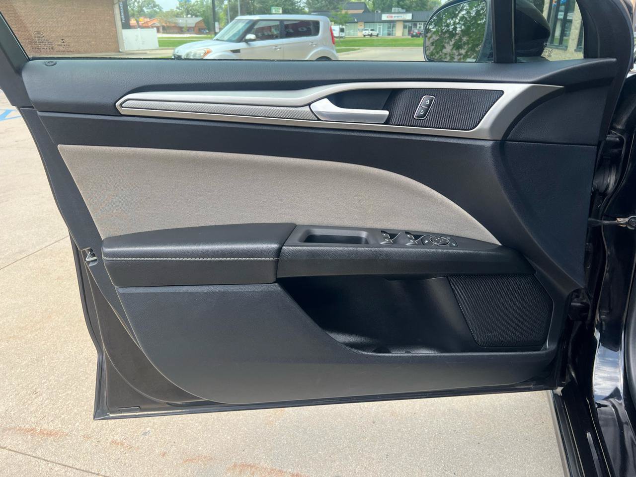 Used 2019 Ford Fusion S FWD image 16