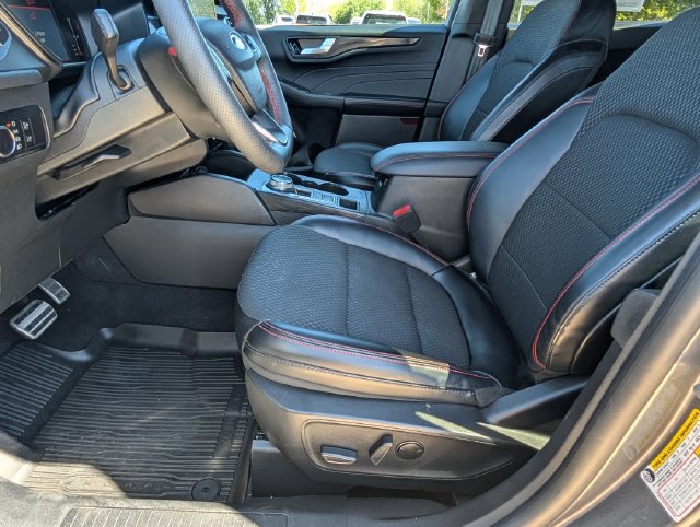 Used 2023 Ford Escape ST-Line w/ Tech Pack #1 AWD/4WD image 34