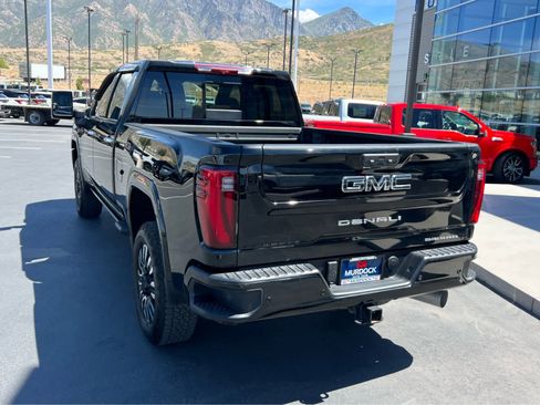 Used 2025 GMC Sierra 3500 Denali Ultimate AWD/4WD image 10