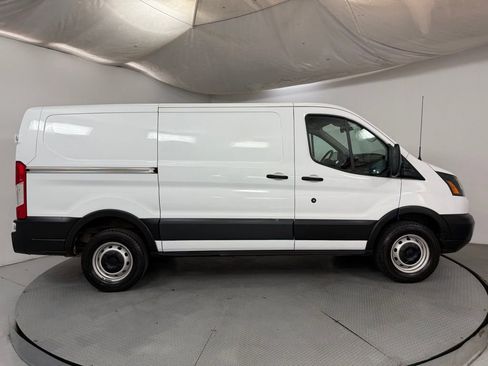 Used 2019 Ford Transit 250 130 Low Roof image 5