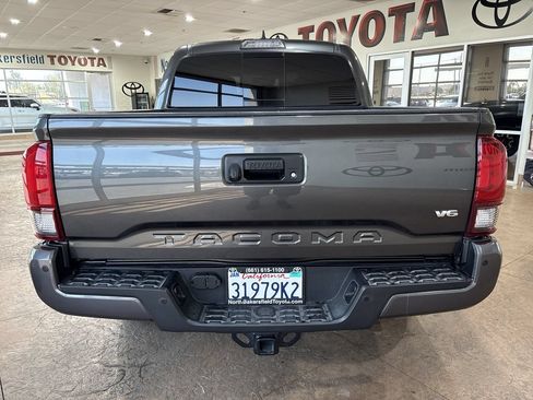 Used 2018 Toyota Tacoma TRD Off-Road w/ TRD Premium Off Road Package RWD image 9