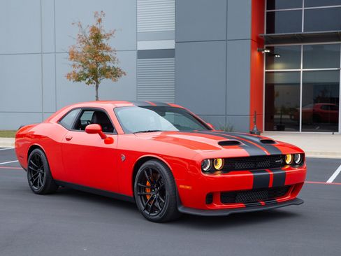 Used 2023 Dodge Challenger SRT Hellcat w/ Driver Convenience Group image 1