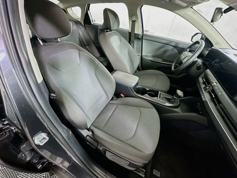 Used 2025 Kia K4 LXS FWD image 30