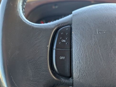 Used 2004 Ford E-150 and Econoline 150 image 13