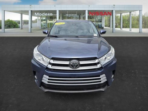 Used 2019 Toyota Highlander Plus image 2