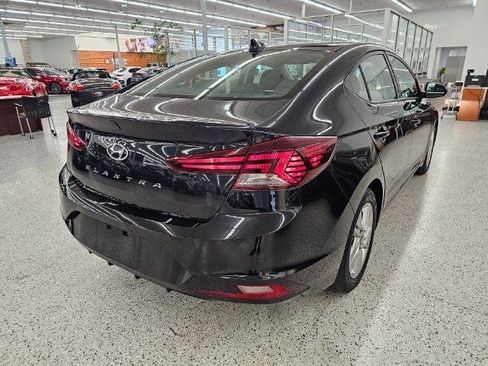 Used 2019 Hyundai Elantra SEL w/ Cargo Package FWD image 4