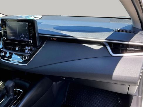 Certified 2022 Toyota Corolla LE w/ LE Convenience Package FWD image 18