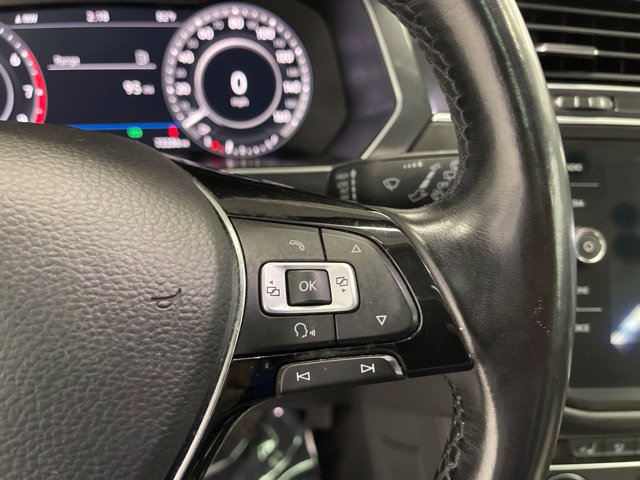 Used 2018 Volkswagen Tiguan SEL Premium AWD/4WD image 17