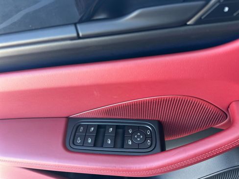 Certified 2025 Porsche Macan 4 Electric AWD/4WD image 12