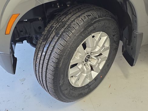 Certified 2023 Nissan Frontier SV w/ SV Premium Package image 30