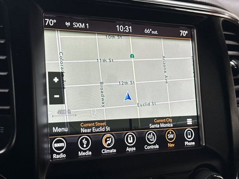 Used 2018 Jeep Grand Cherokee Altitude image 20