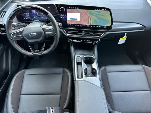 New 2025 Chevrolet Equinox EV RS image 13