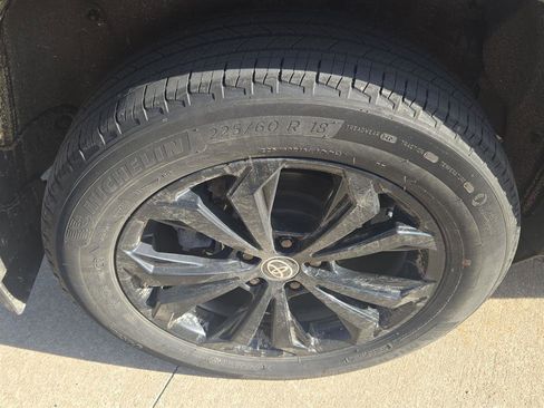 Used 2024 Toyota RAV4 XSE w/ Advanced Technology Package image 28