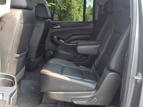 Used 2020 Chevrolet Suburban LT AWD/4WD image 17